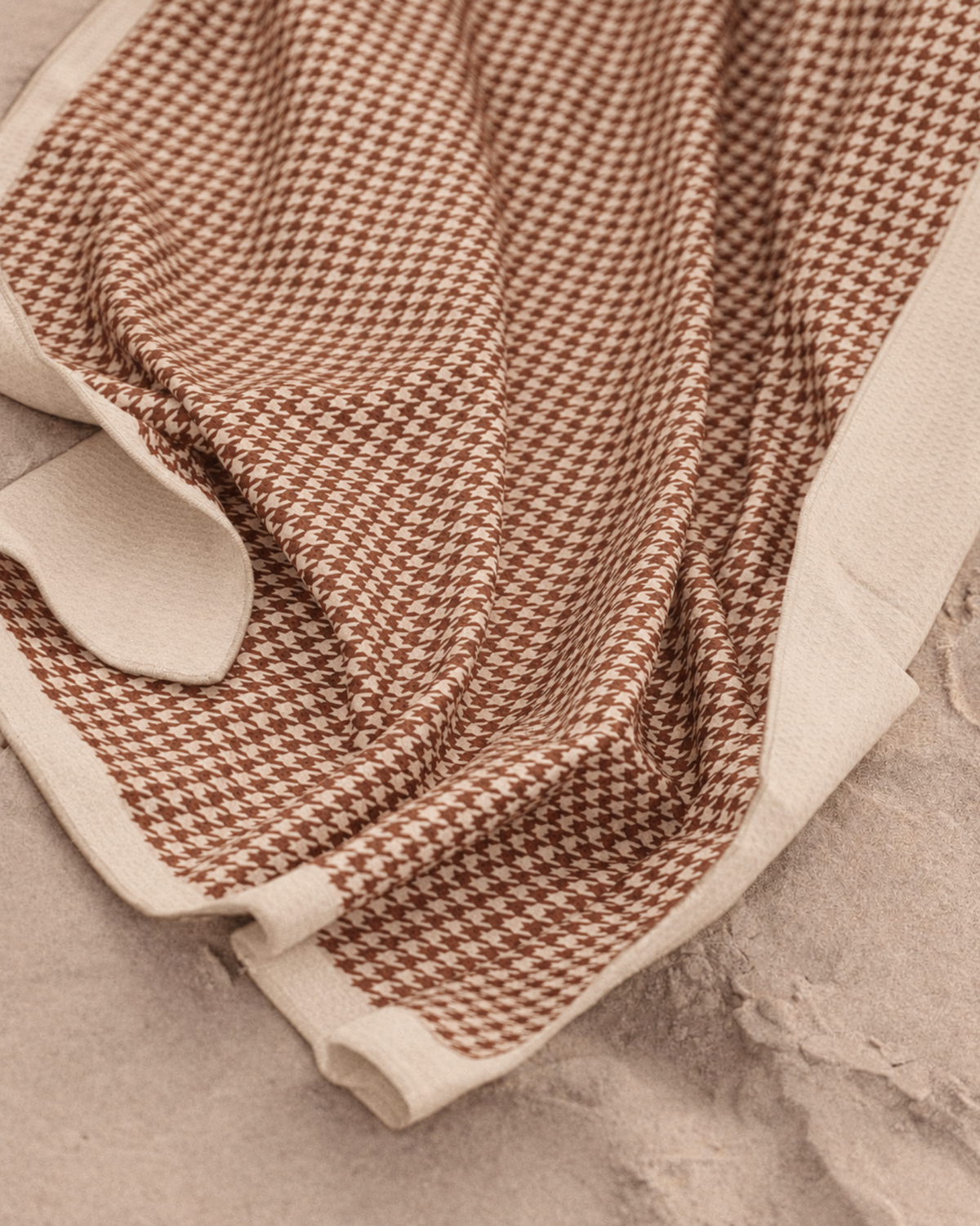 Biscuit quick-dry sand-free beach towel in terracotta and cream
