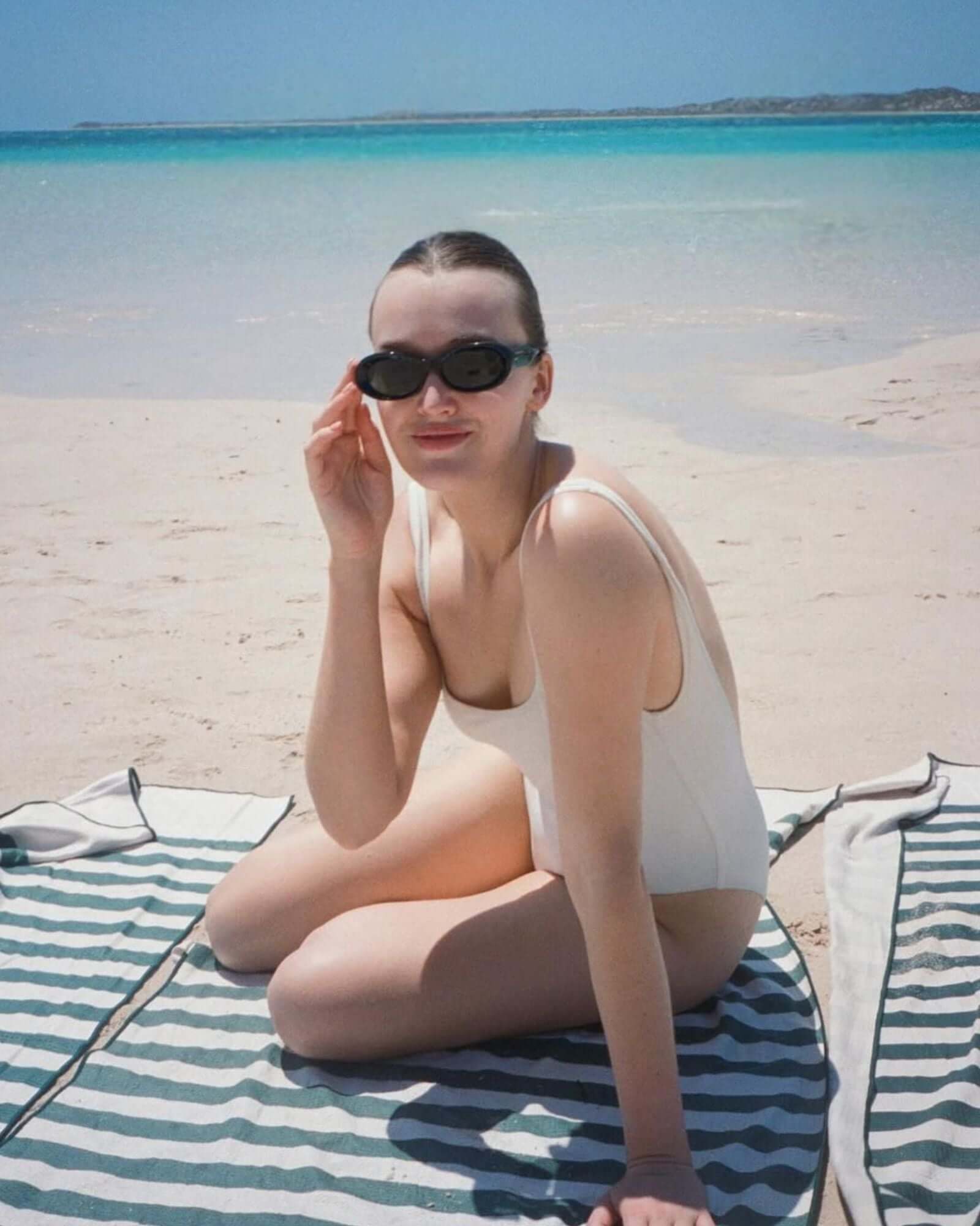 Gardenia Sandless Beach Towel | Maddison Brown